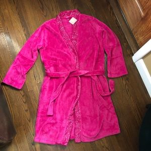 NEW Ulta Fleece Pink Robe